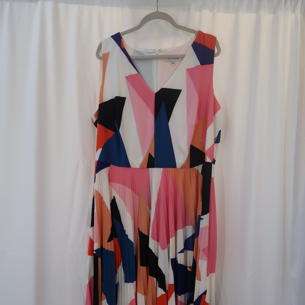 Zinnia Sharkbite Pleated Dress 20W